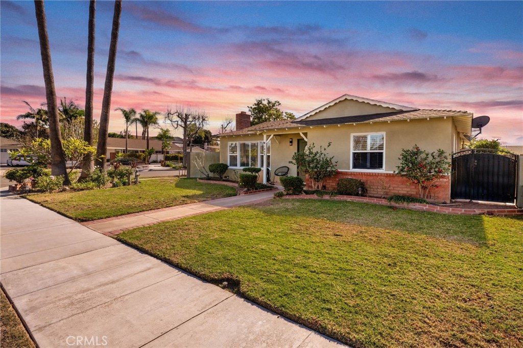 1440 E Barkley Avenue