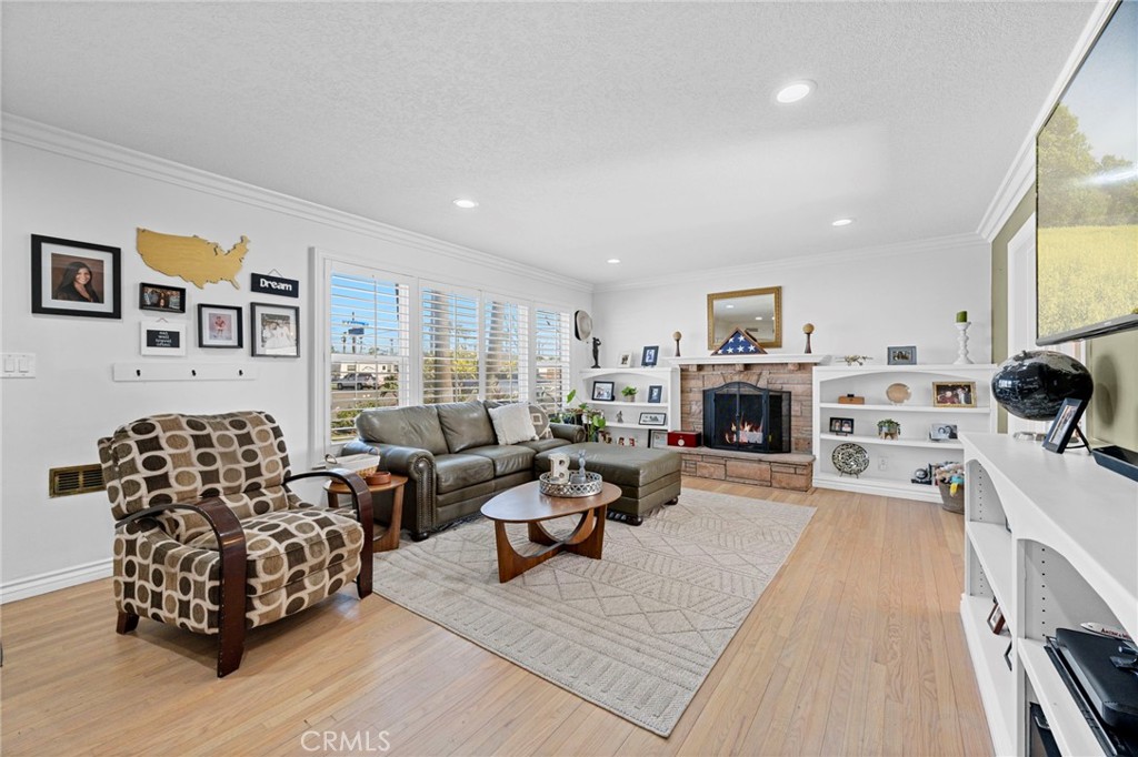 1440 E Barkley Avenue