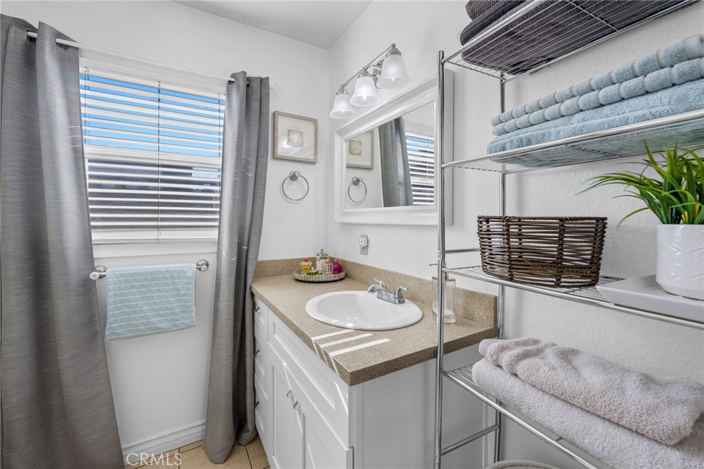 1440 E Barkley Avenue