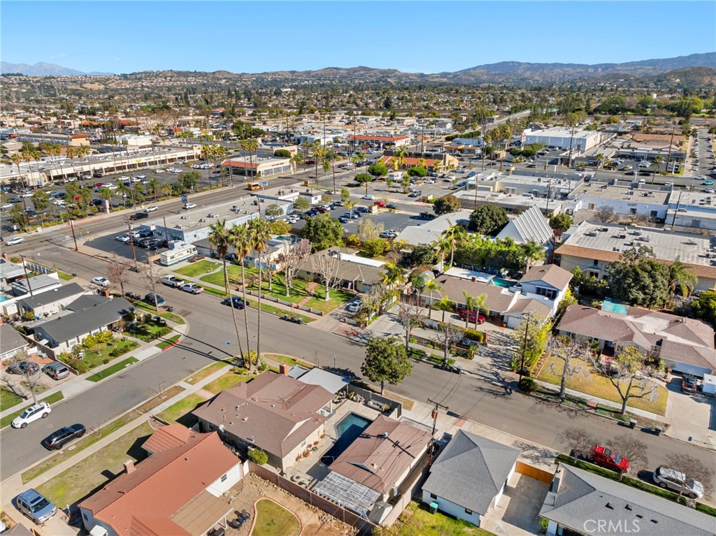 1440 E Barkley Avenue