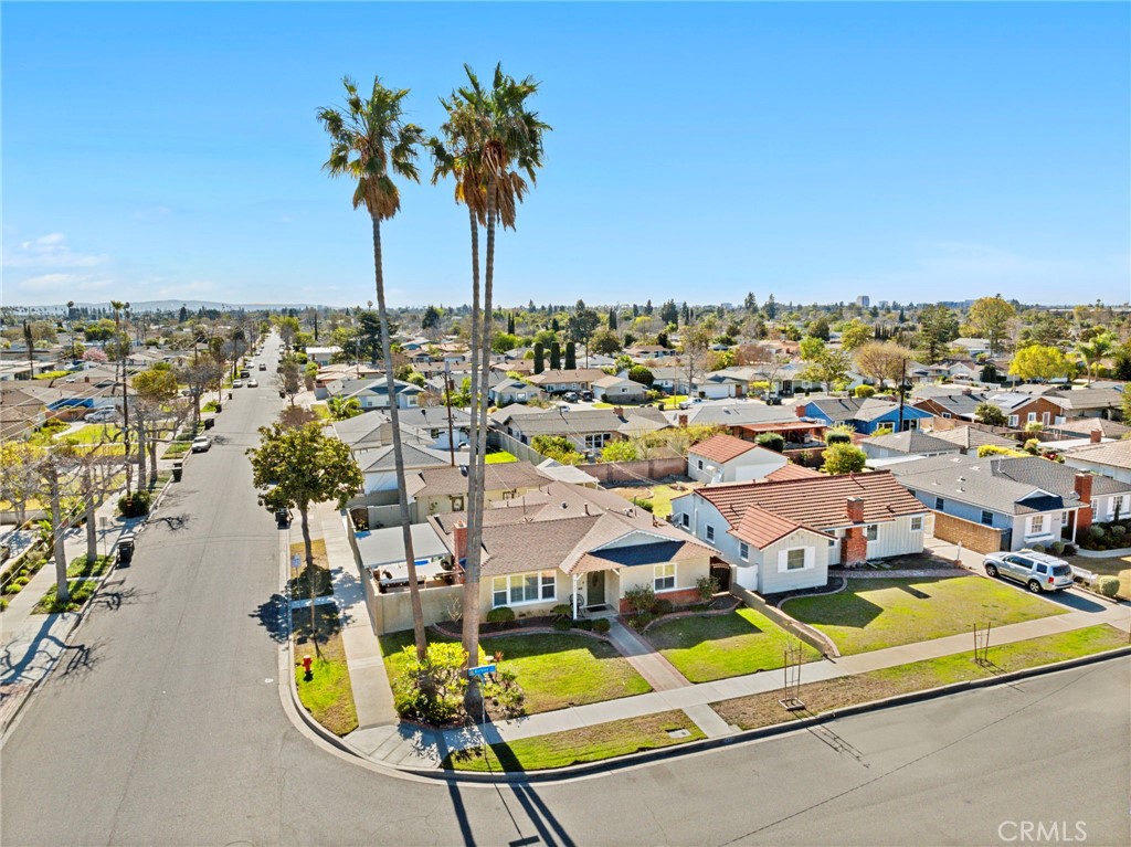 1440 E Barkley Avenue