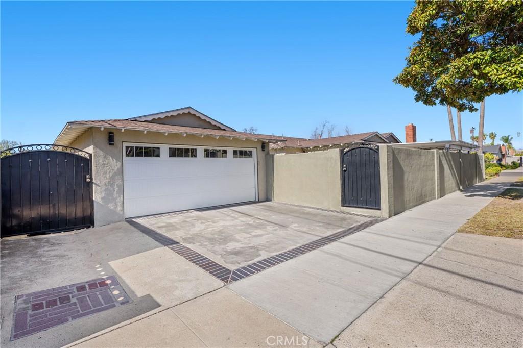 1440 E Barkley Avenue