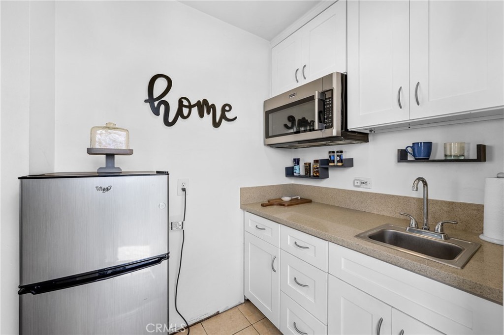 1440 E Barkley Avenue