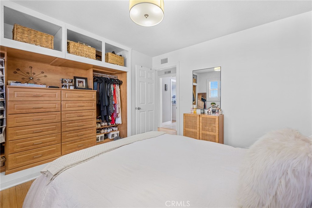 1440 E Barkley Avenue