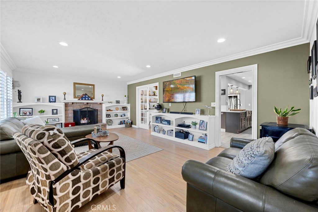 1440 E Barkley Avenue