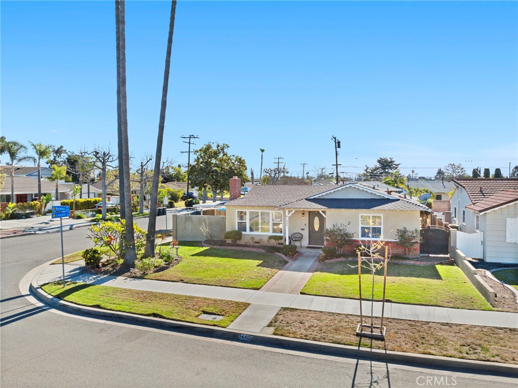 1440 E Barkley Avenue