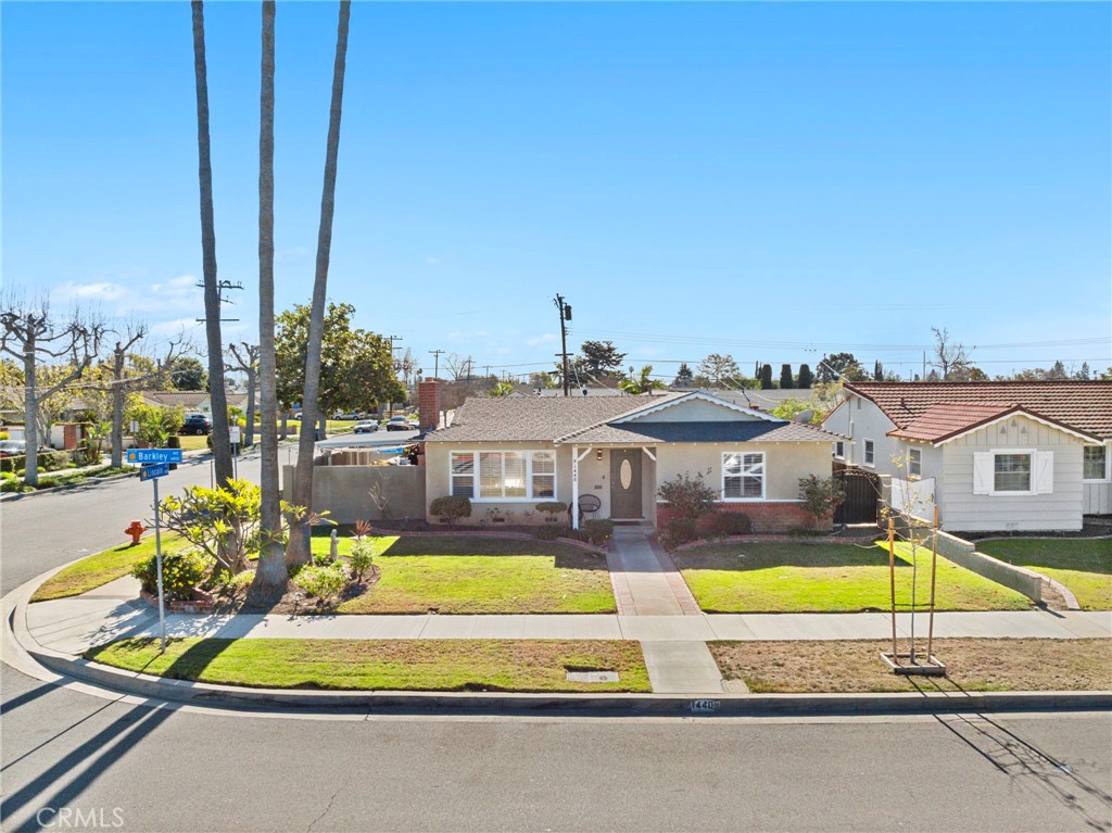 1440 E Barkley Avenue