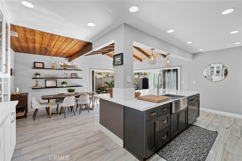 1440 E Barkley Avenue