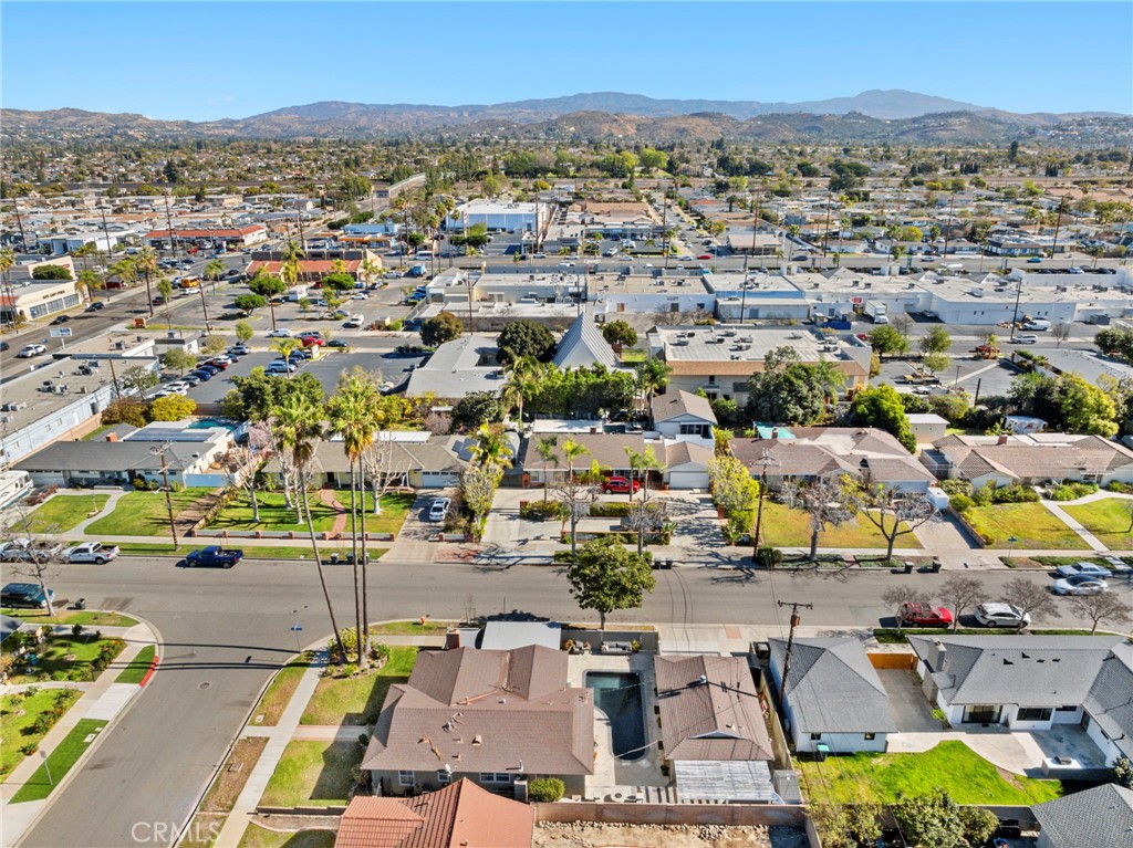 1440 E Barkley Avenue