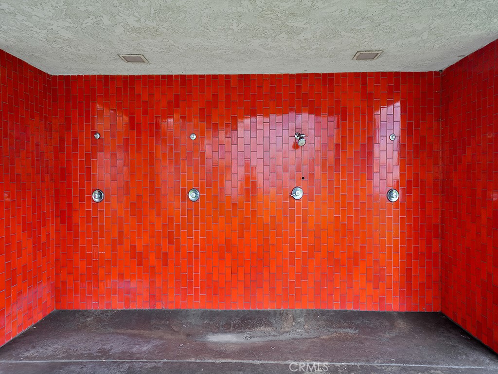 17082 Pacific Coast 105