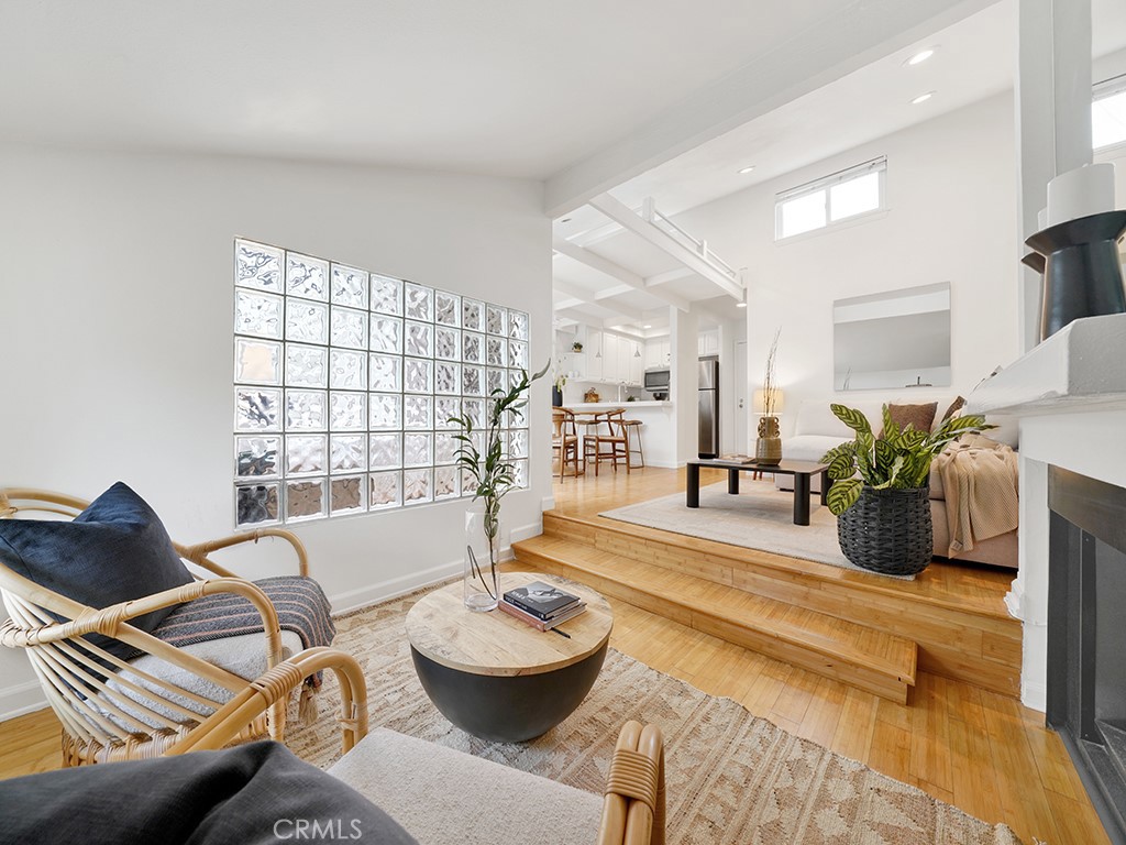 17082 Pacific Coast 105