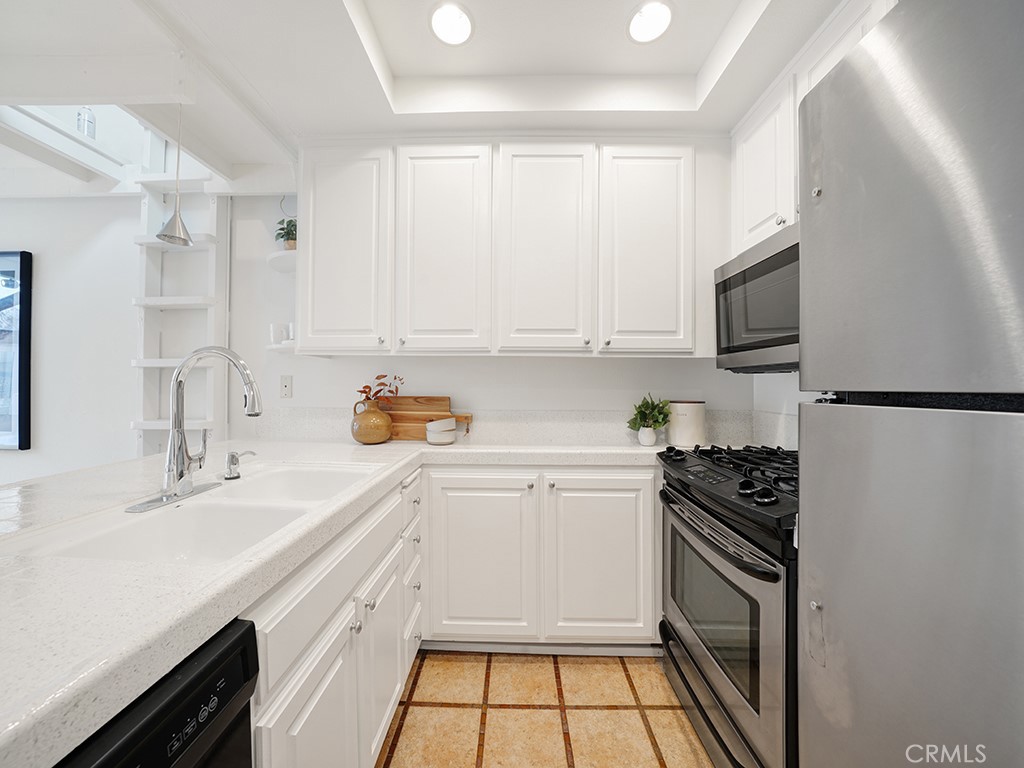 17082 Pacific Coast 105