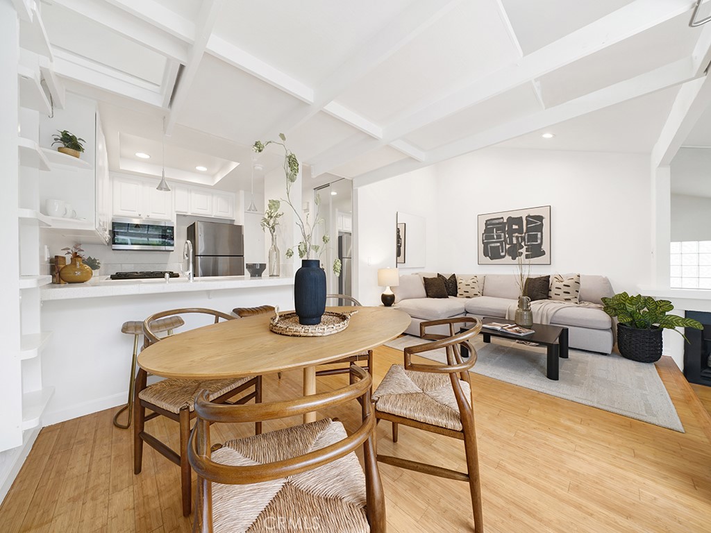 17082 Pacific Coast 105