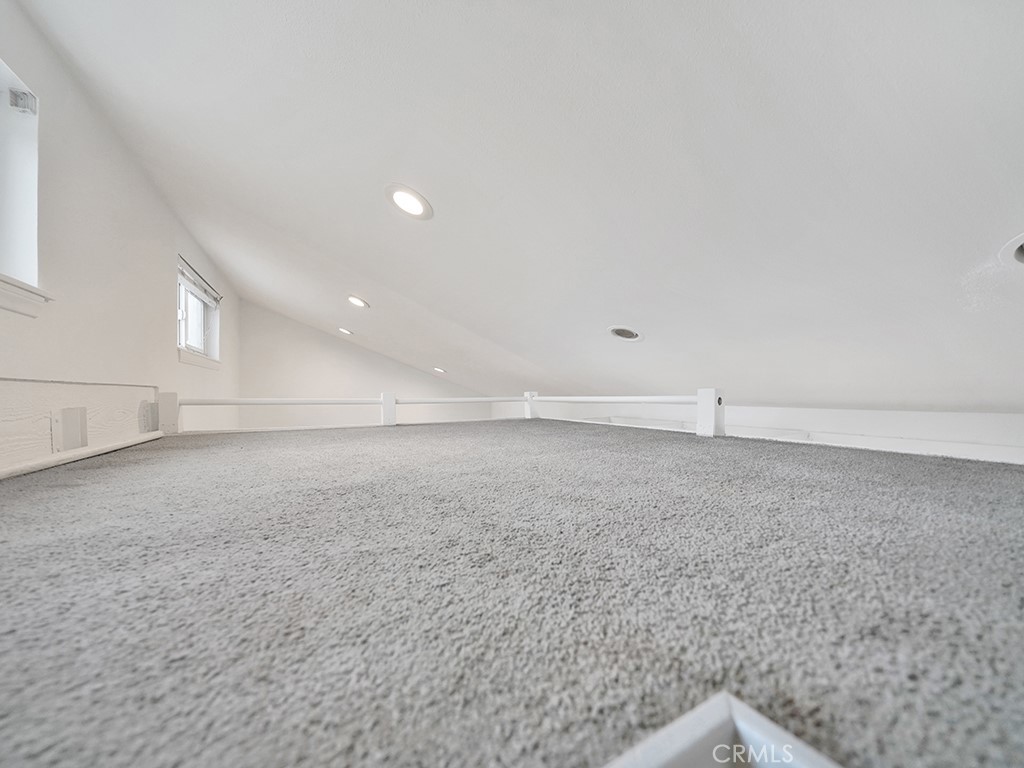 17082 Pacific Coast 105