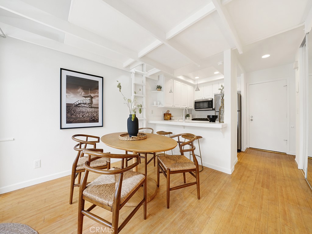 17082 Pacific Coast 105