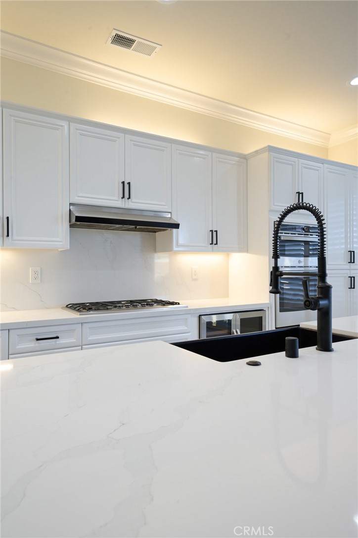 116 Goldenwest Street