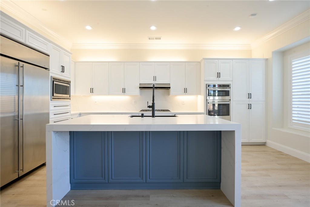 116 Goldenwest Street