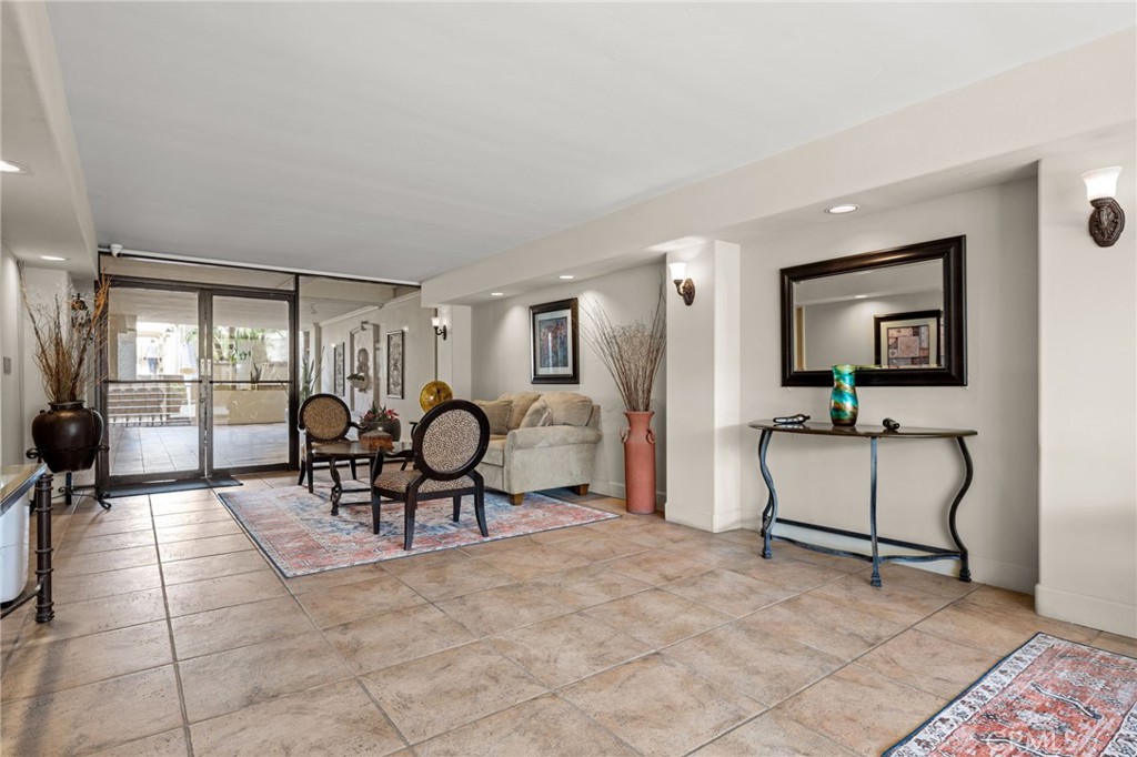 405 Avenida Granada 104