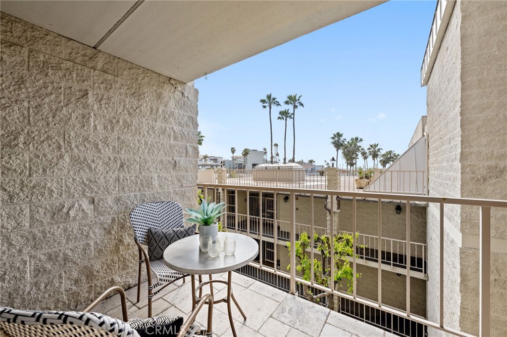 405 Avenida Granada 104