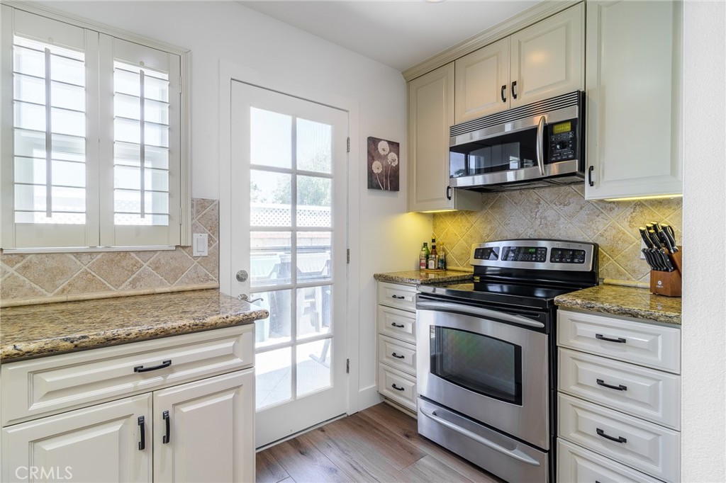 17692 Collins Circle