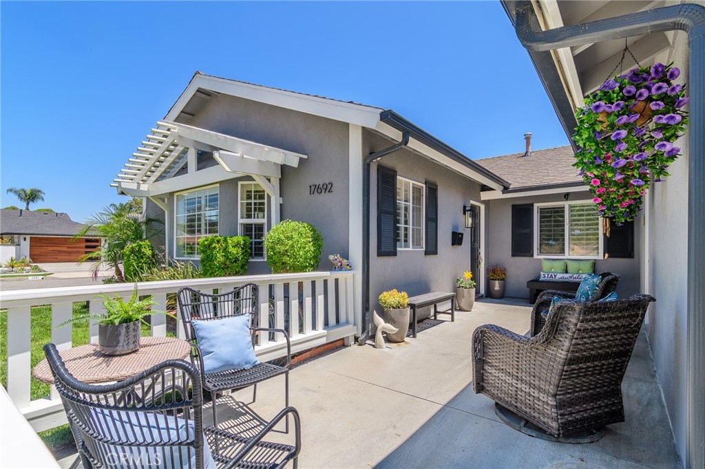 17692 Collins Circle