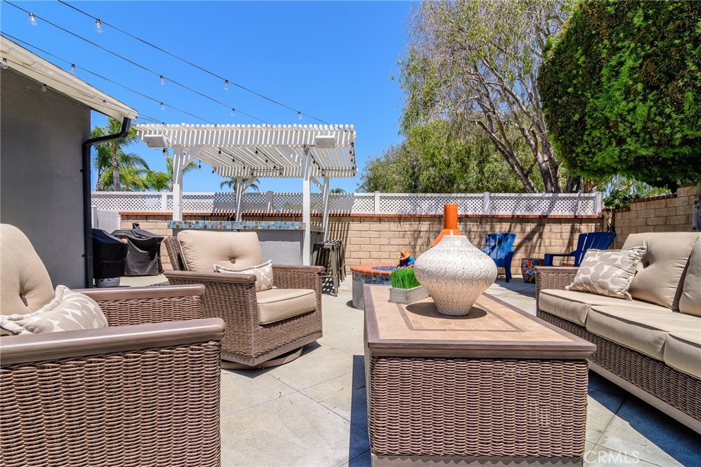 17692 Collins Circle