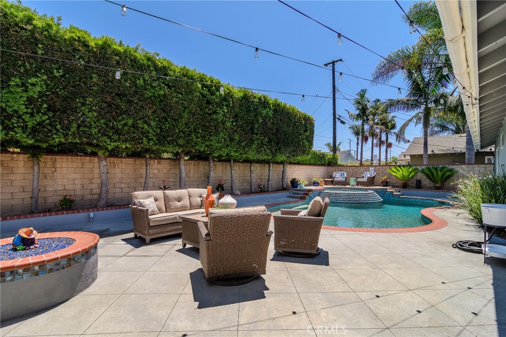 17692 Collins Circle