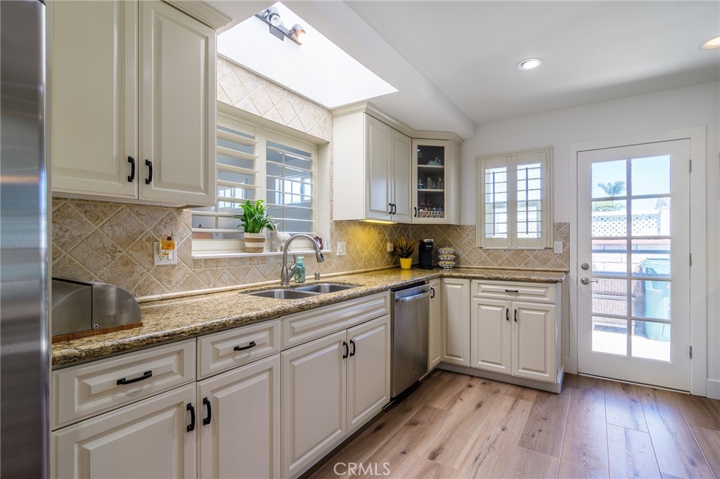 17692 Collins Circle