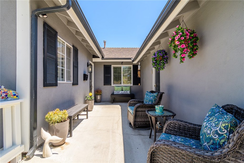 17692 Collins Circle