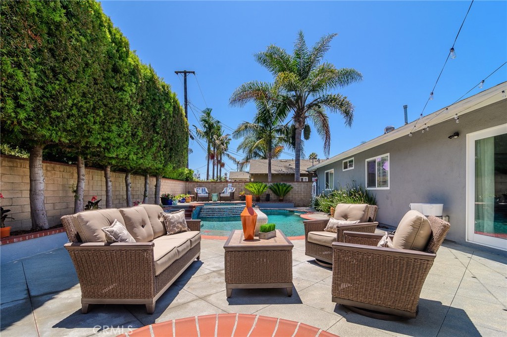 17692 Collins Circle