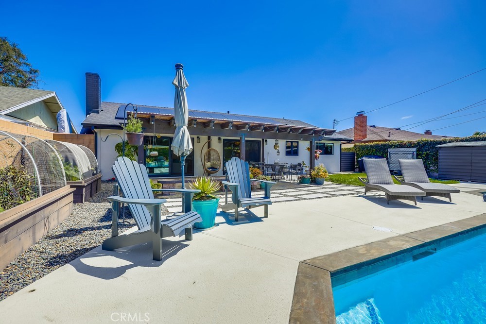 18359 Tamarind Street