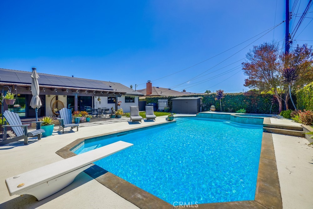 18359 Tamarind Street