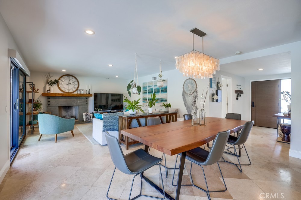 18359 Tamarind Street