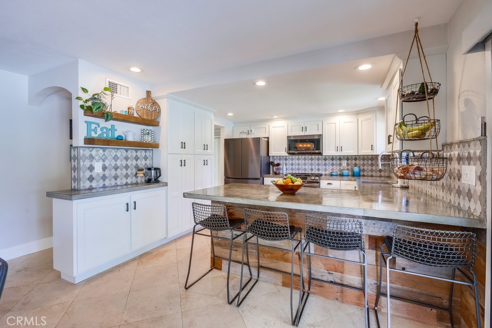 18359 Tamarind Street