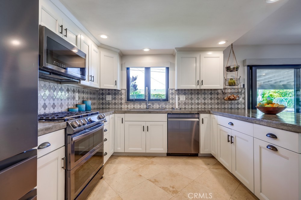 18359 Tamarind Street