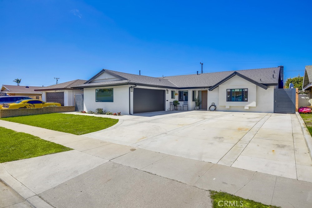 18359 Tamarind Street