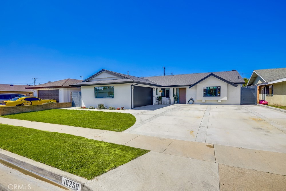 18359 Tamarind Street