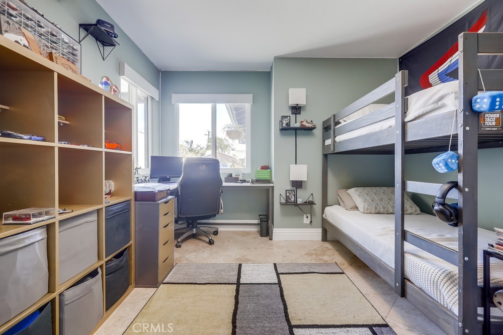 18359 Tamarind Street