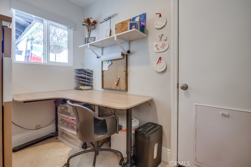 18359 Tamarind Street