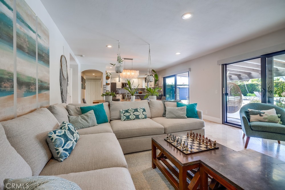 18359 Tamarind Street