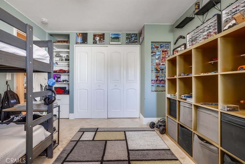 18359 Tamarind Street