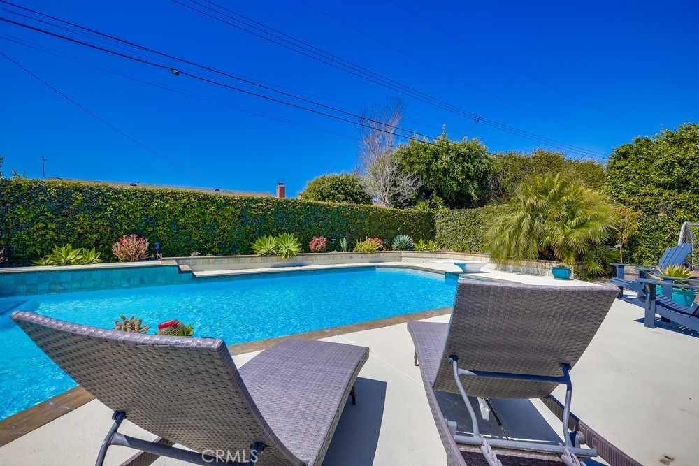 18359 Tamarind Street