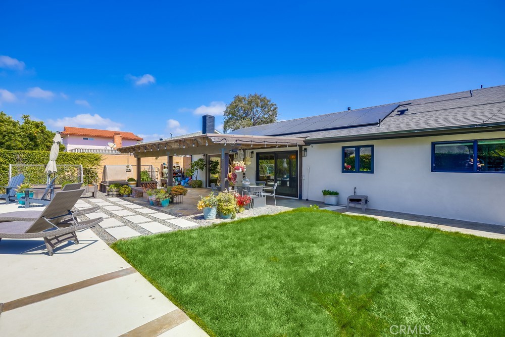 18359 Tamarind Street