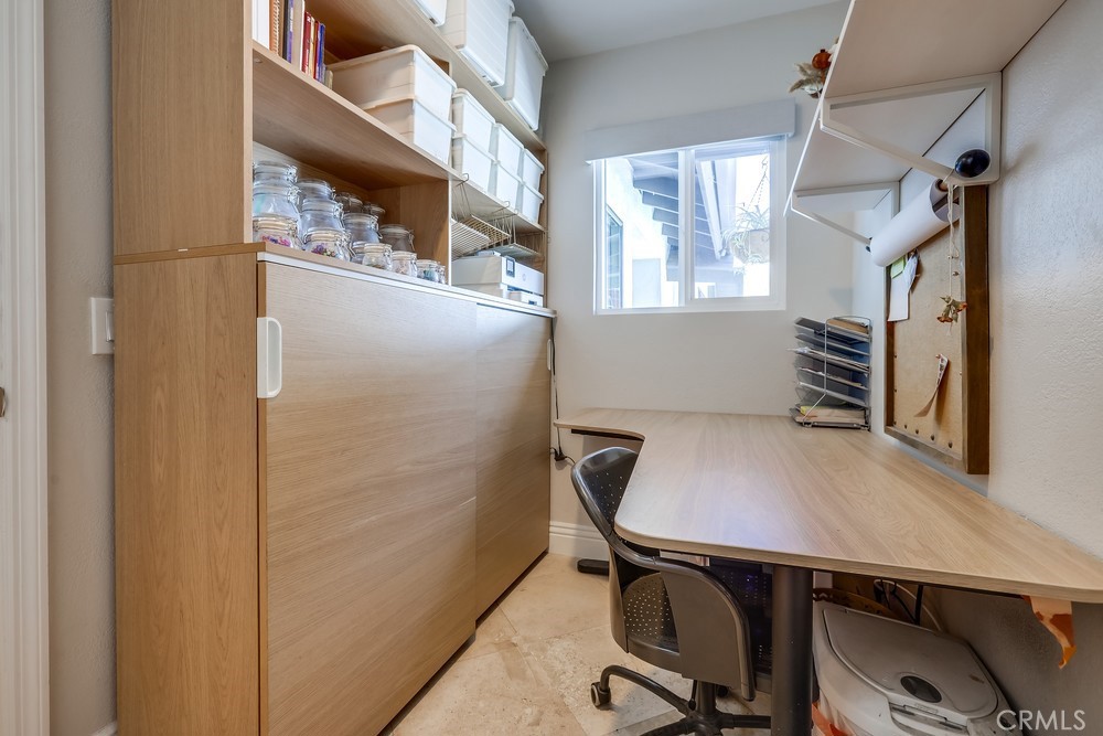 18359 Tamarind Street