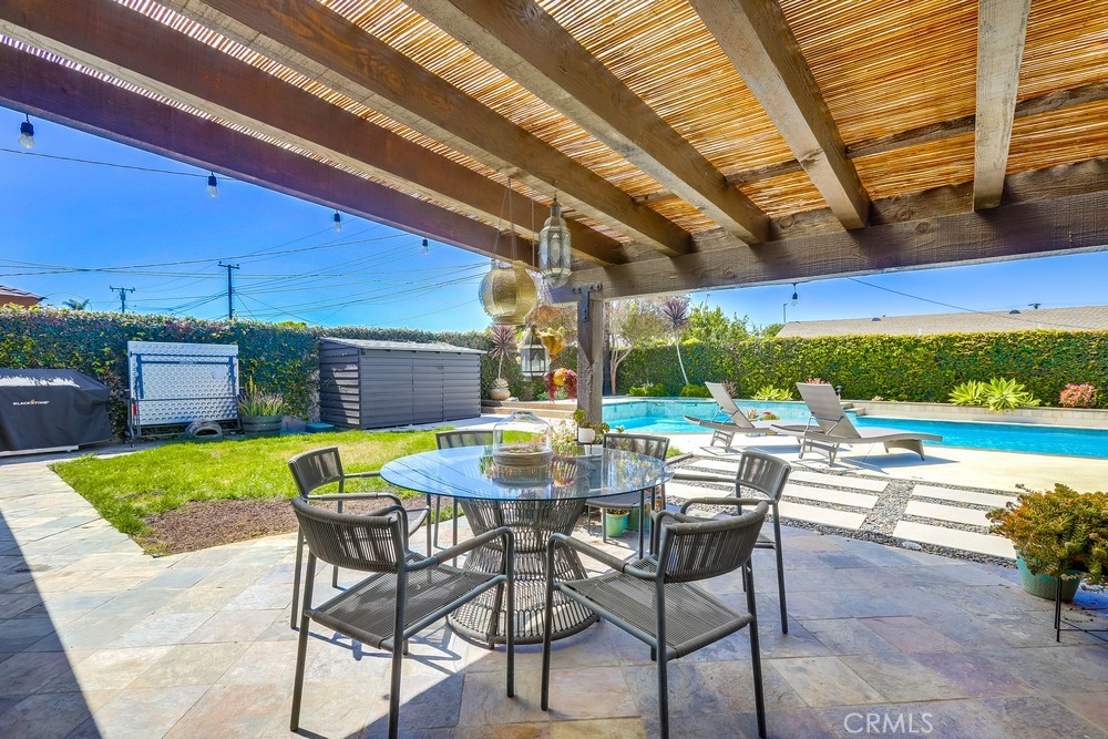 18359 Tamarind Street