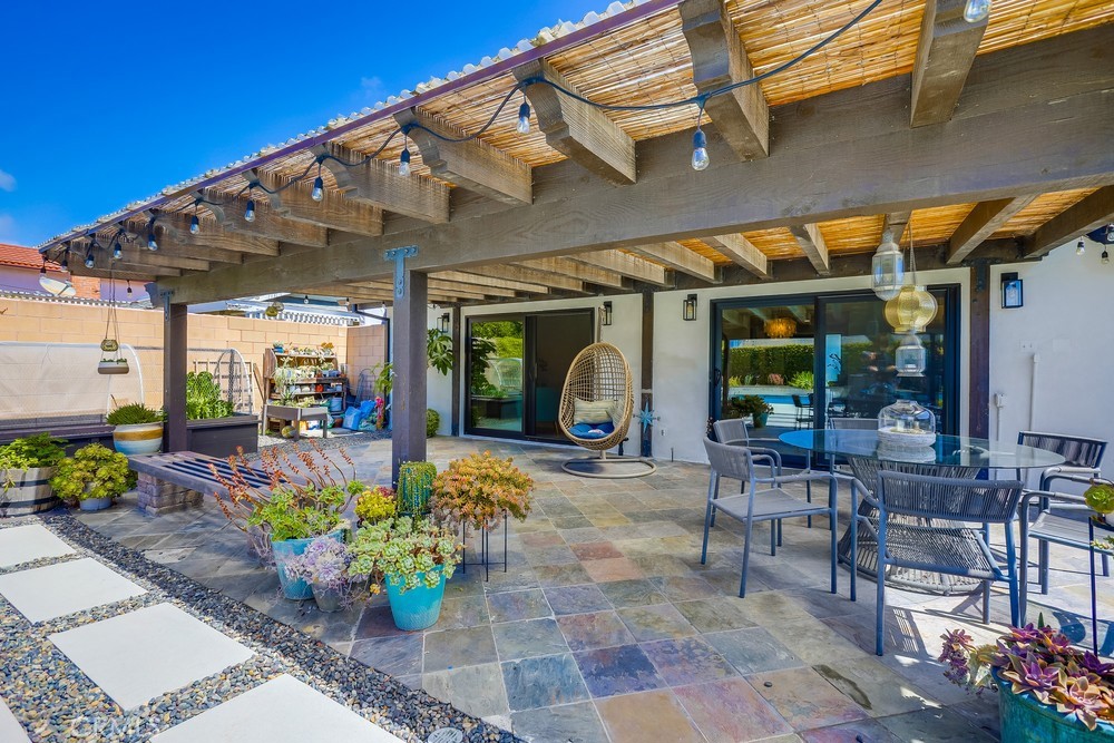 18359 Tamarind Street