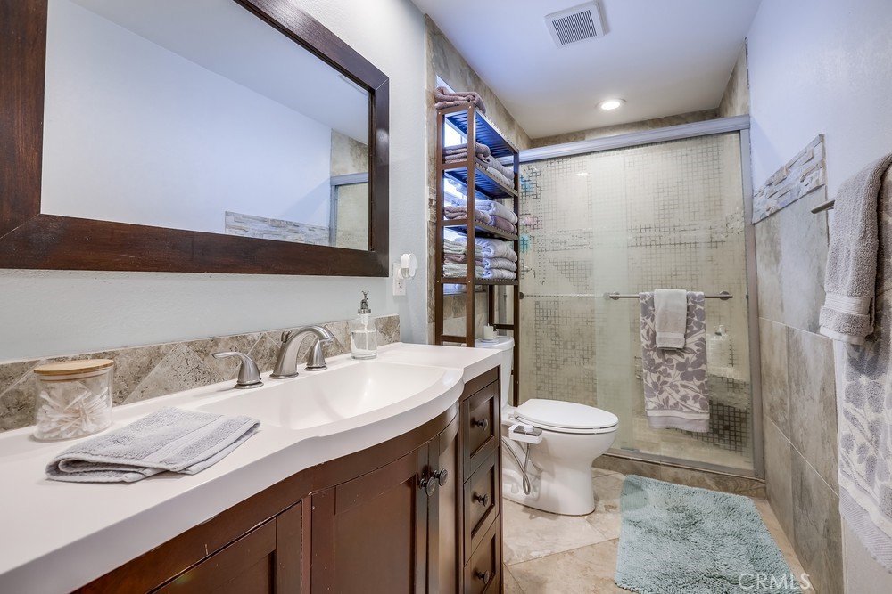 18359 Tamarind Street