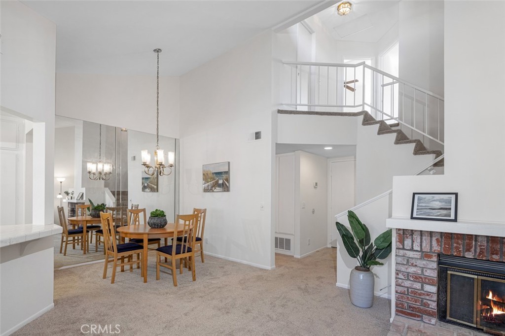 527 N Dartmouth Way 40