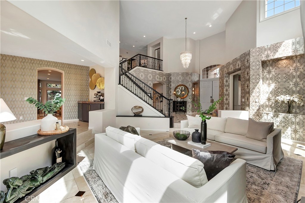 6712 Alamitos