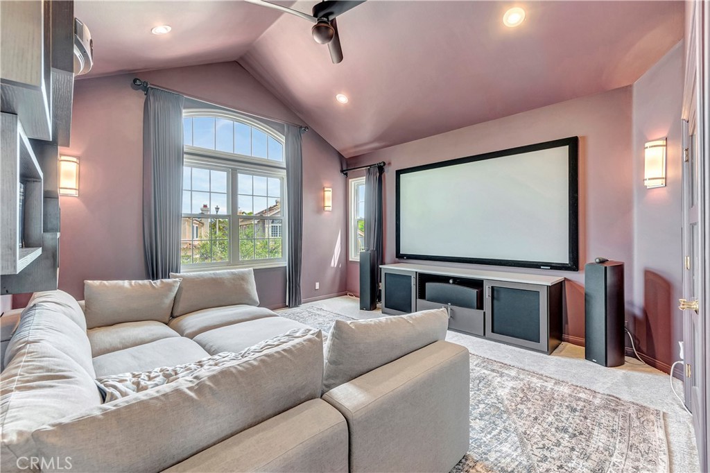 6712 Alamitos